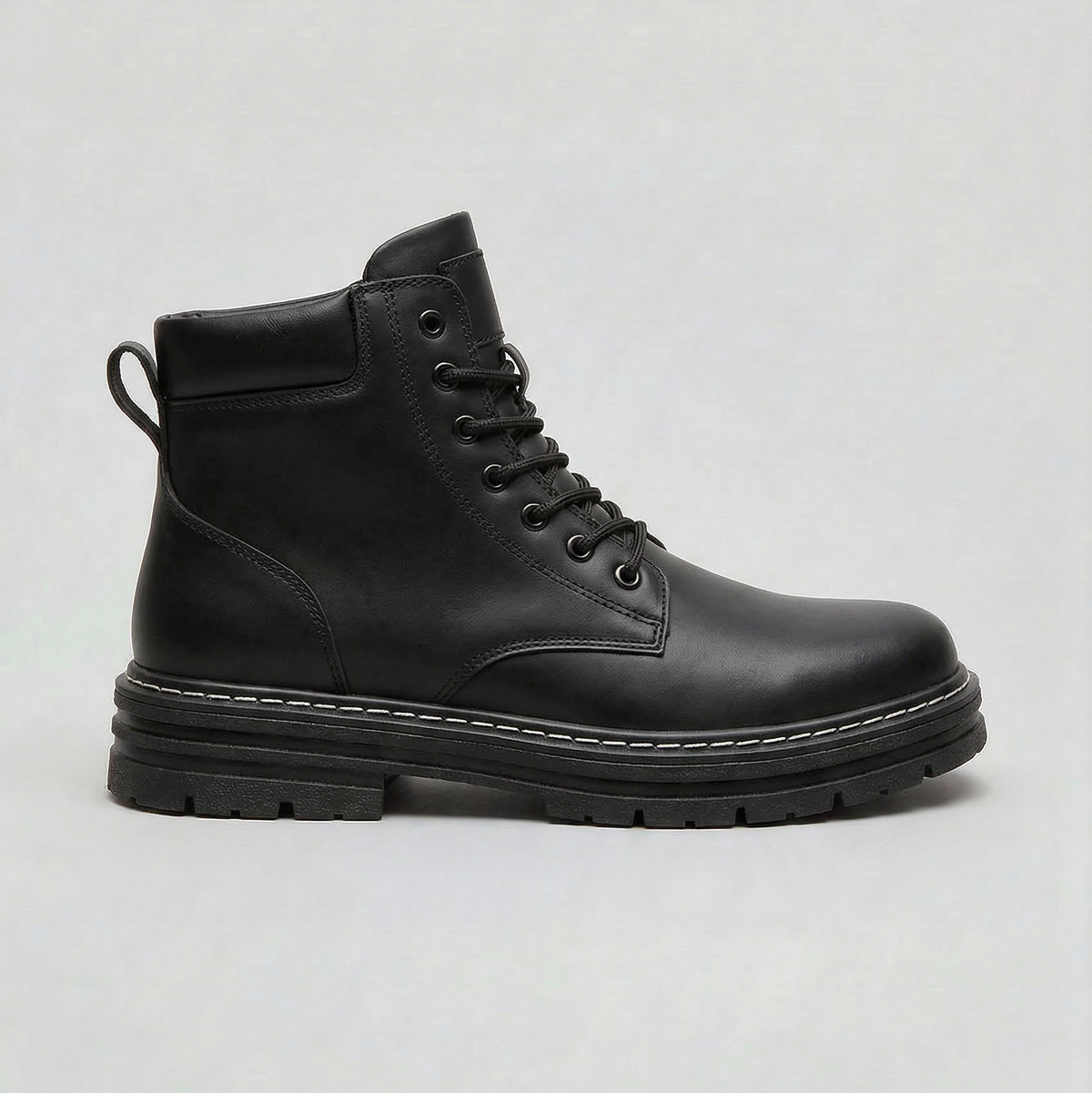 Men's Lace-Up Boots with Chunky Lug Sole for Enhanced Grip and Style 4