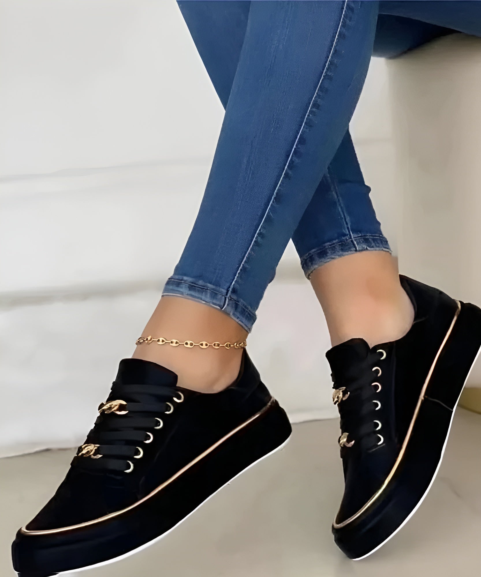 Patricia | Orthopedic Lace-Up Sneakers with Arch Support | Stylish Footwear for All-Day Comfort 1