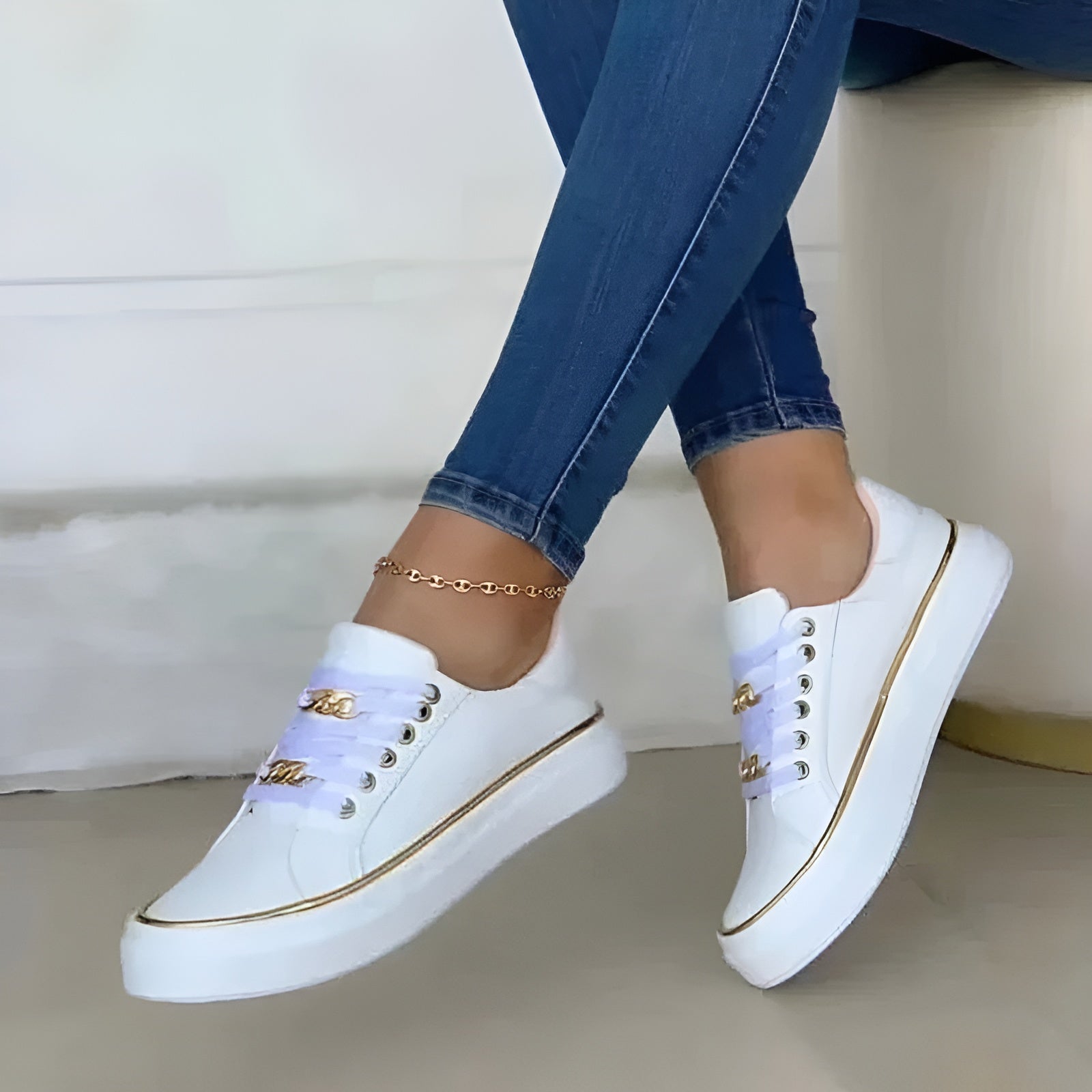 Patricia | Orthopedic Lace-Up Sneakers with Arch Support | Stylish Footwear for All-Day Comfort 3